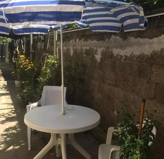 پانسیون Batumi Guesthouse 28a