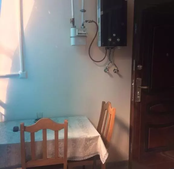 پانسیون Batumi Guesthouse 28a