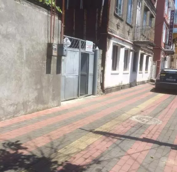 پانسیون Batumi Guesthouse 28a