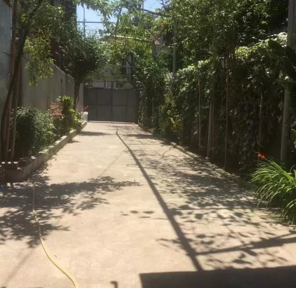 پانسیون Batumi Guesthouse 28a