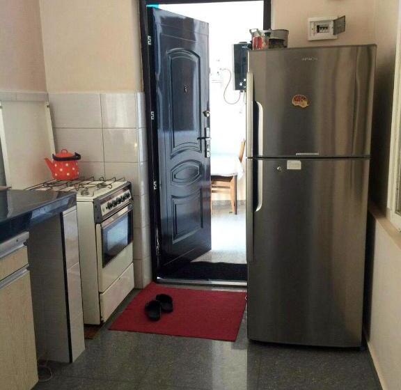 پانسیون Batumi Guesthouse 28a