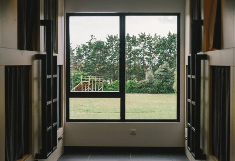 Plea Beach House Hostel