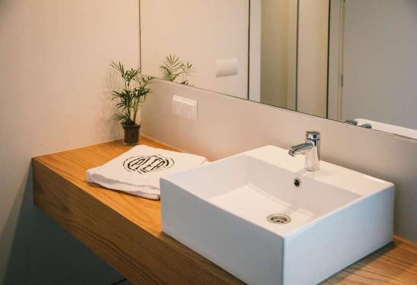 Plea Beach House Hostel