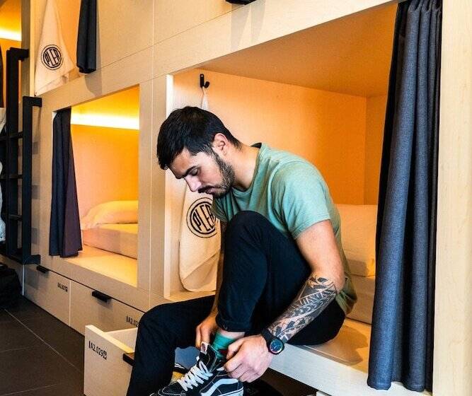 Plea Beach House Hostel