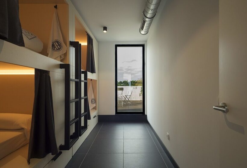 Plea Beach House Hostel