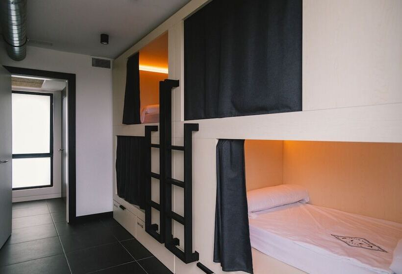 Plea Beach House Hostel