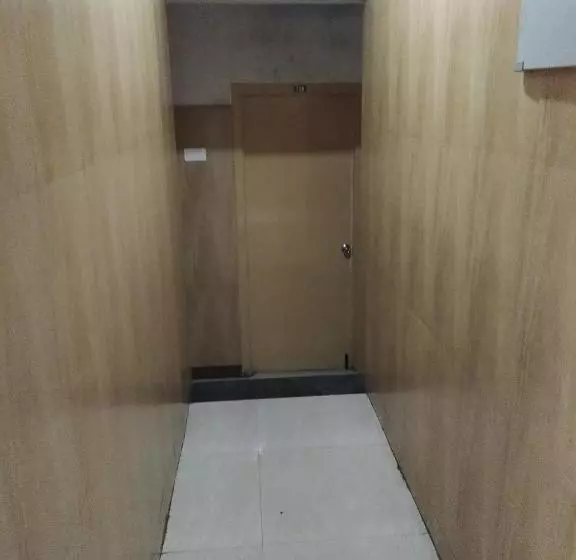 هتل Sri Saraswathi Lodge