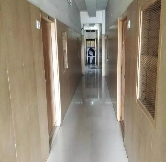 هتل Sri Saraswathi Lodge