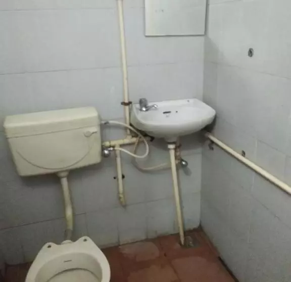 هتل Sri Saraswathi Lodge