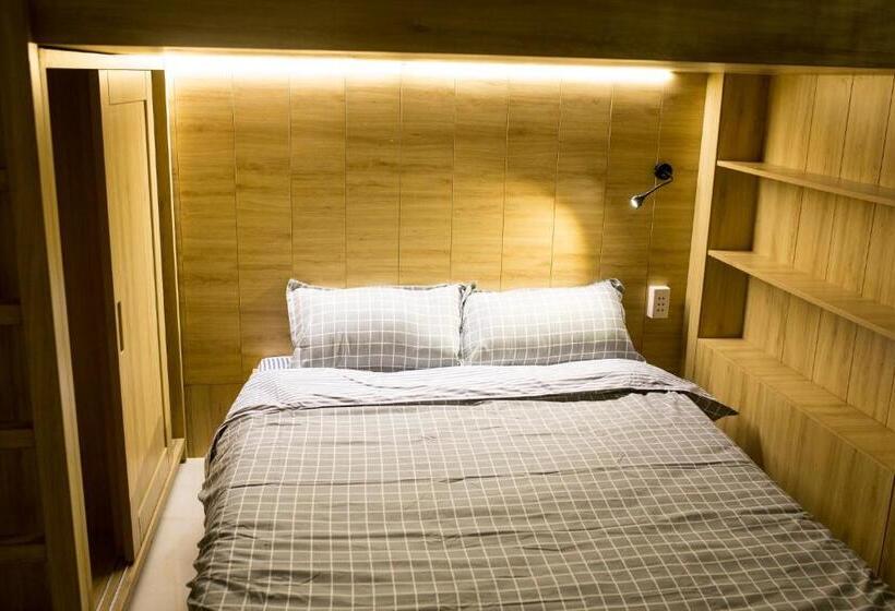 تختخواب و صبحانه Max Hostel