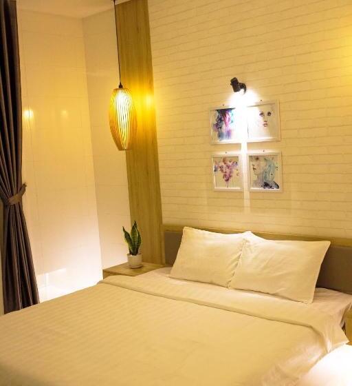 تختخواب و صبحانه Max Hostel