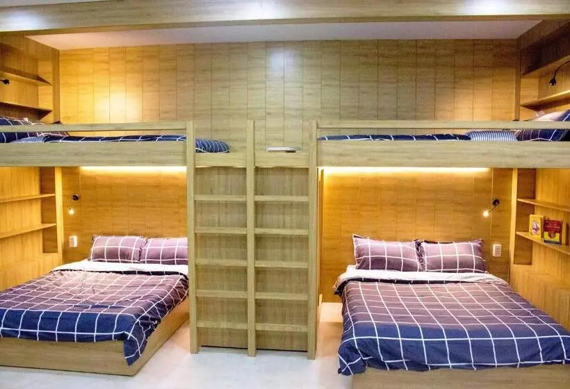 تختخواب و صبحانه Max Hostel