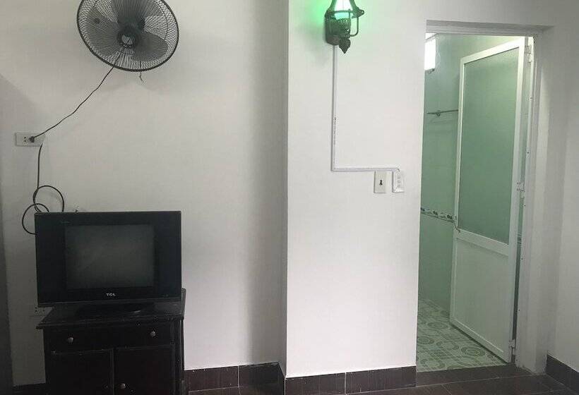 Cong Khanh Hotel Hostel