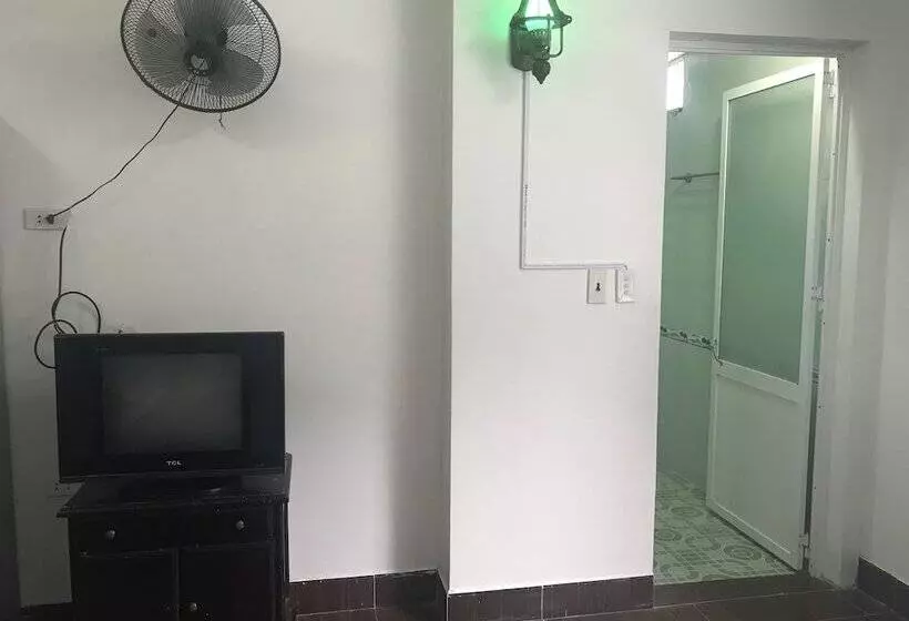 Cong Khanh Hotel   Hostel
