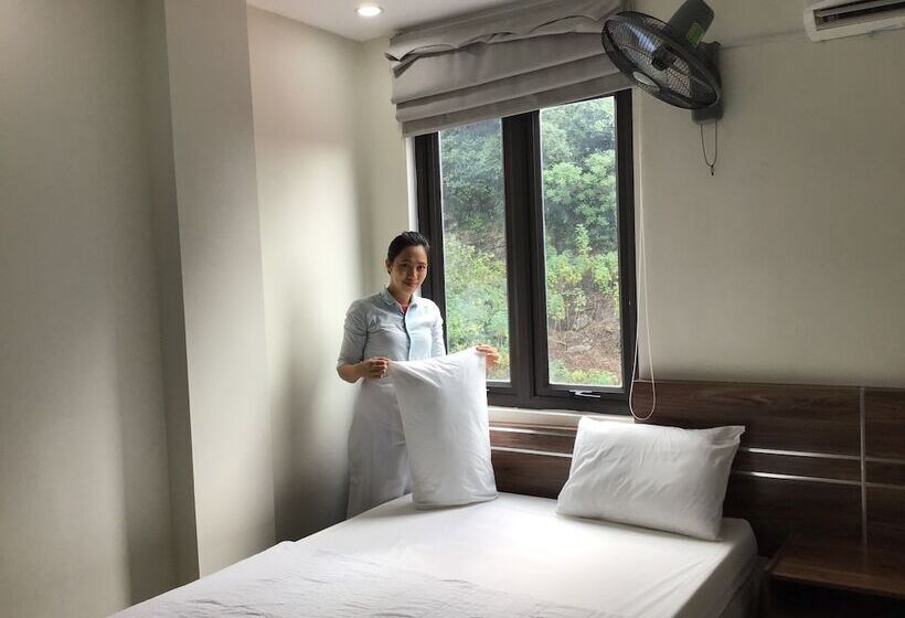 Cong Khanh Hotel Hostel
