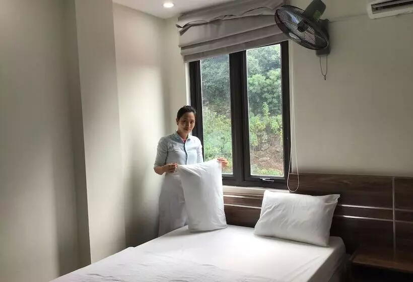 Cong Khanh Hotel   Hostel