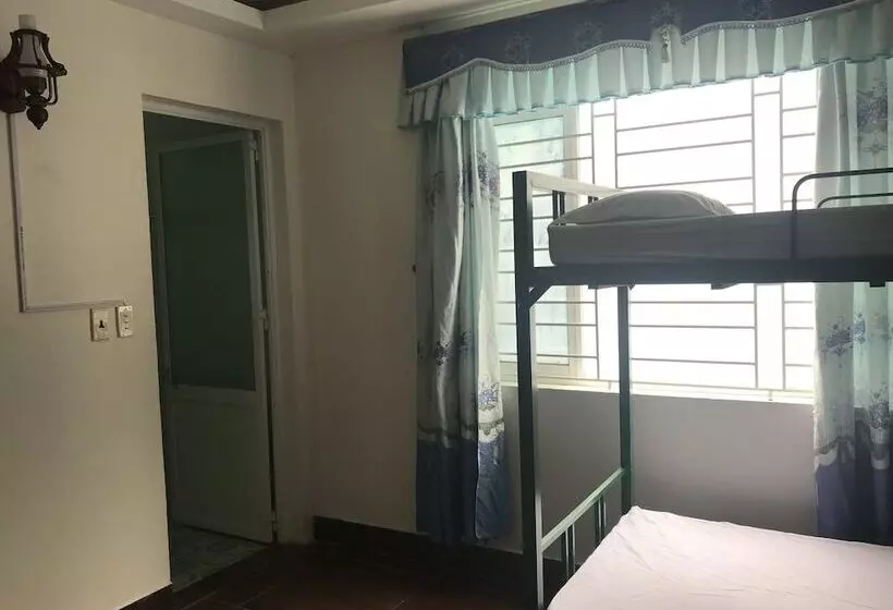 Cong Khanh Hotel   Hostel