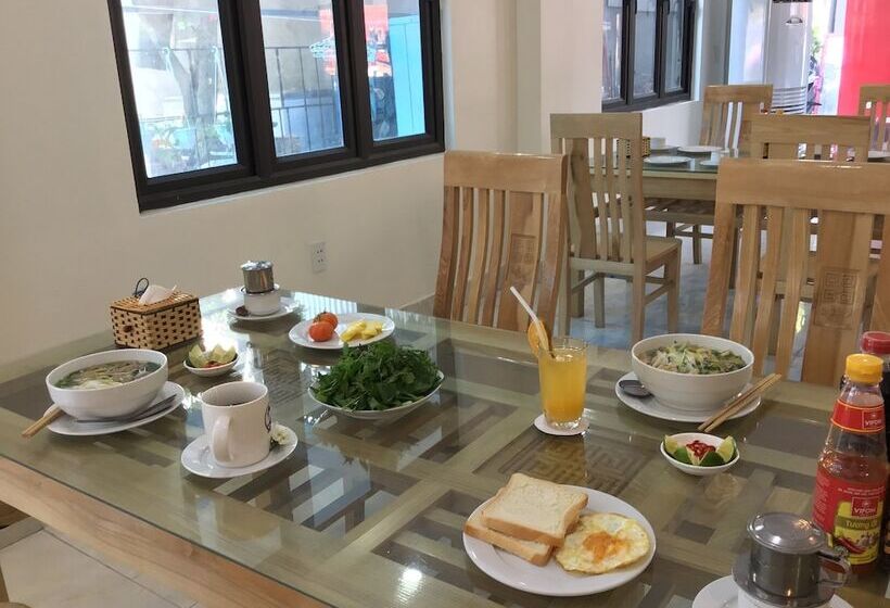 Cong Khanh Hotel Hostel