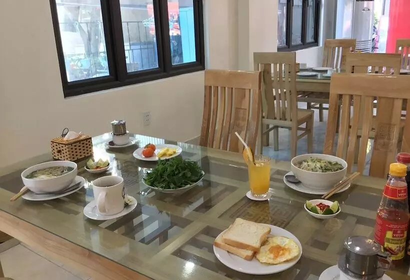 Cong Khanh Hotel   Hostel