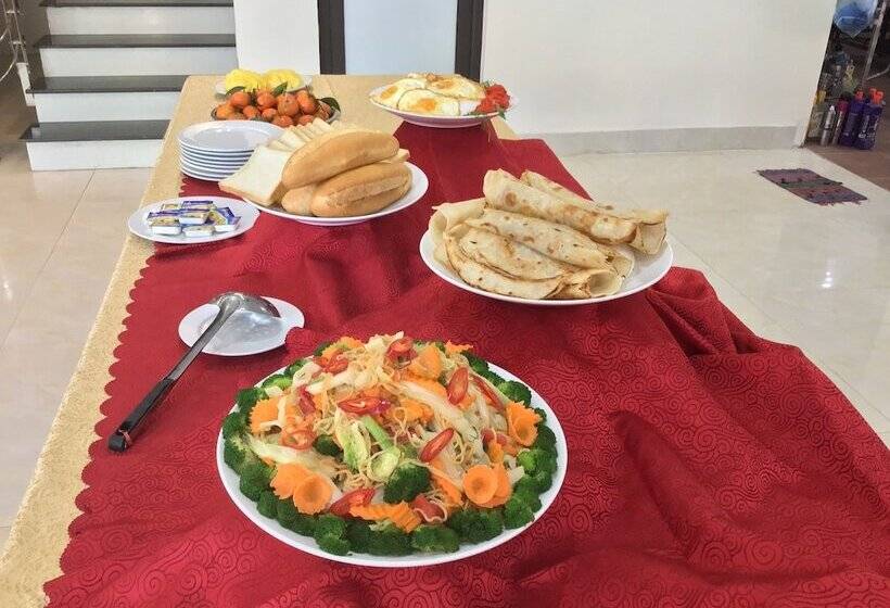 Cong Khanh Hotel Hostel