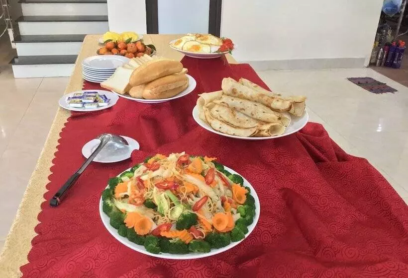 Cong Khanh Hotel   Hostel