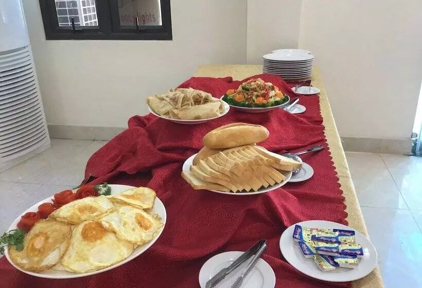 Cong Khanh Hotel   Hostel