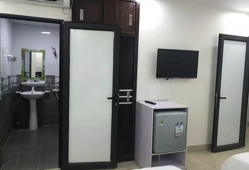 Cong Khanh Hotel   Hostel