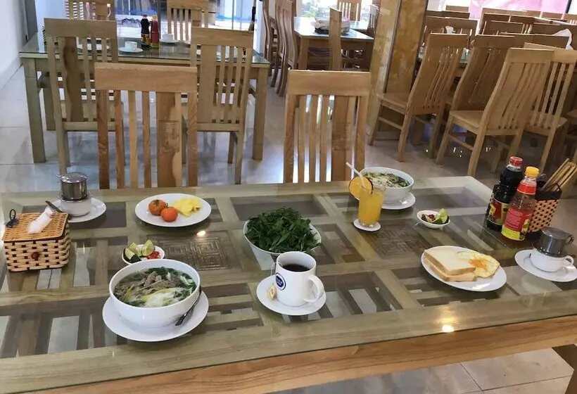 Cong Khanh Hotel   Hostel