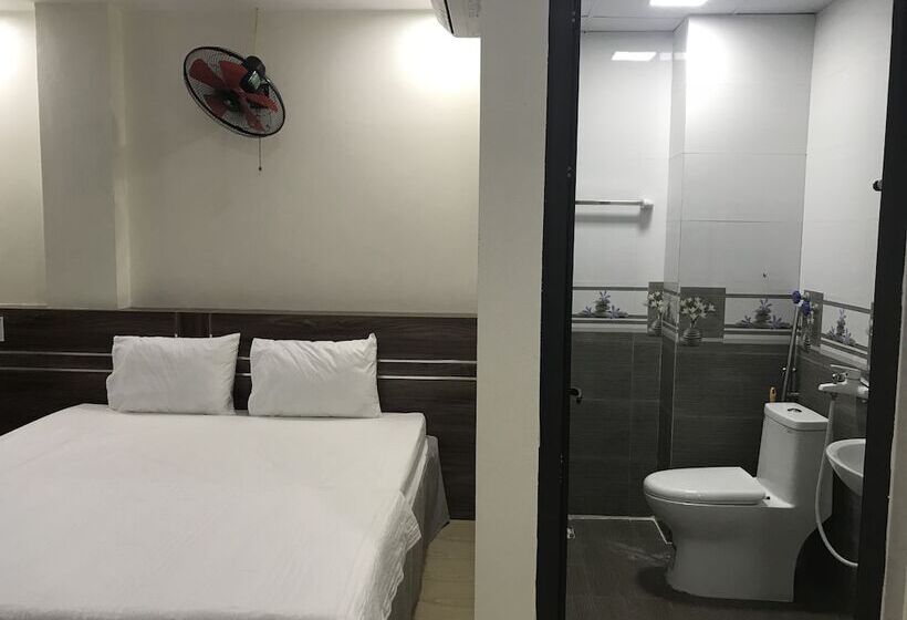 Cong Khanh Hotel Hostel