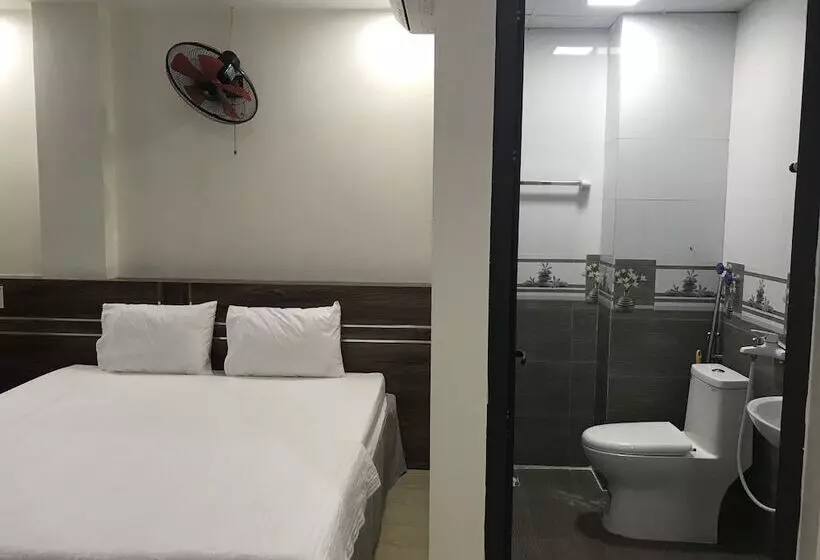 Cong Khanh Hotel   Hostel