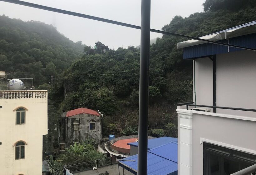 Cong Khanh Hotel Hostel