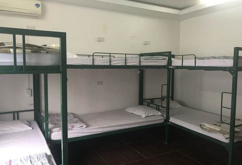 Cong Khanh Hotel Hostel