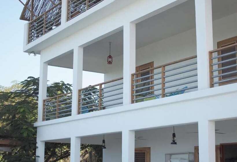 هتل Lashings Boutique