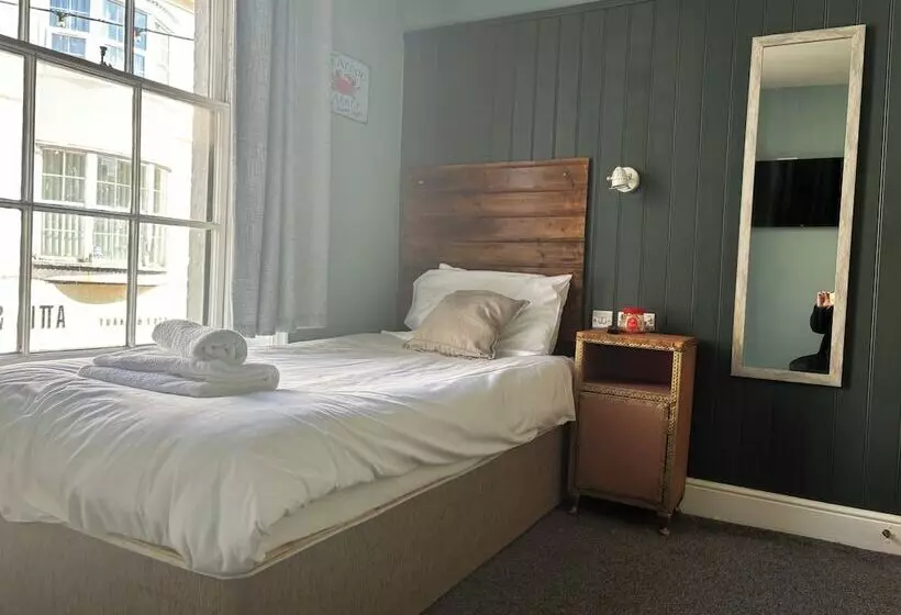 Hotelli The Golden Lion