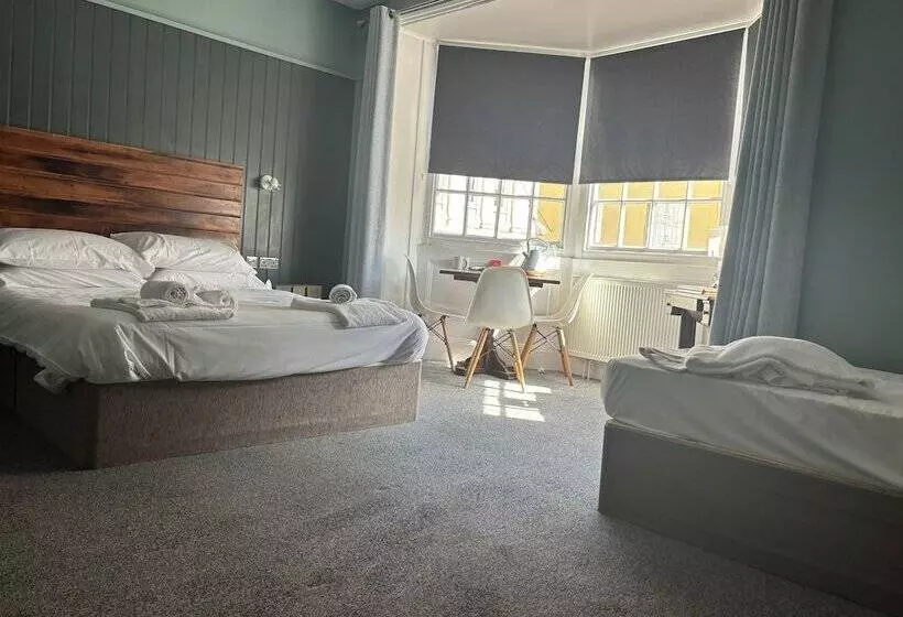 Hotelli The Golden Lion