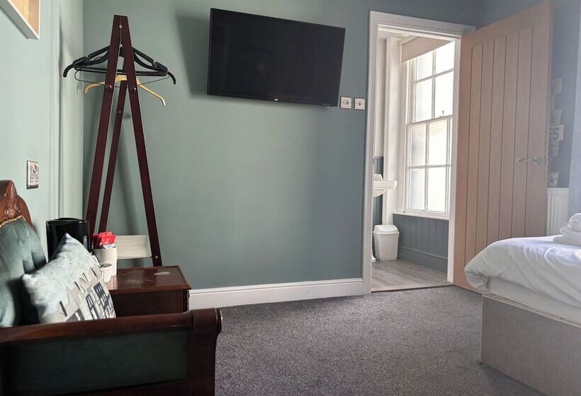 בית מלון כפרי The Golden Lion