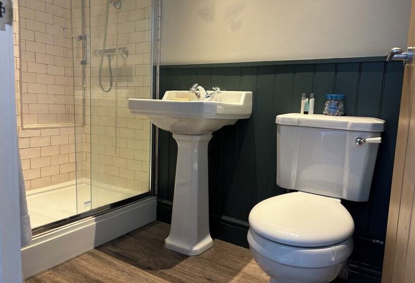 בית מלון כפרי The Golden Lion