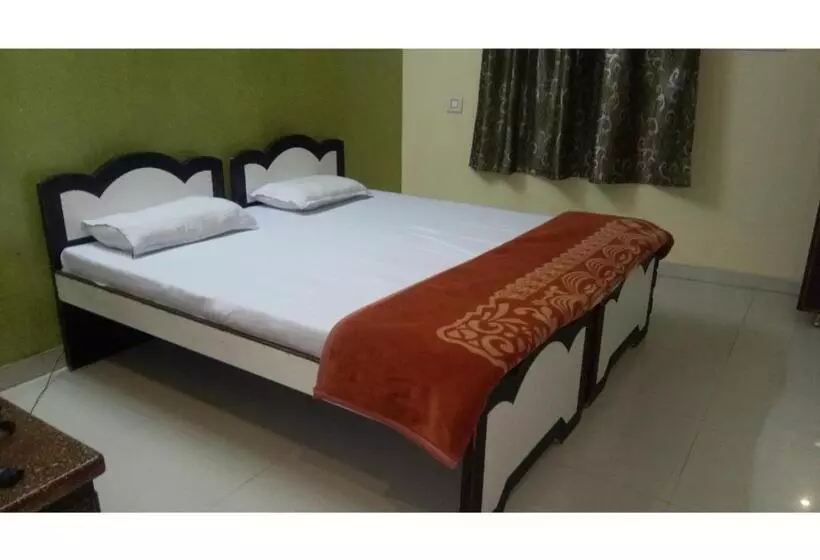 ホテル Well Furnished Rooms In Pushkar