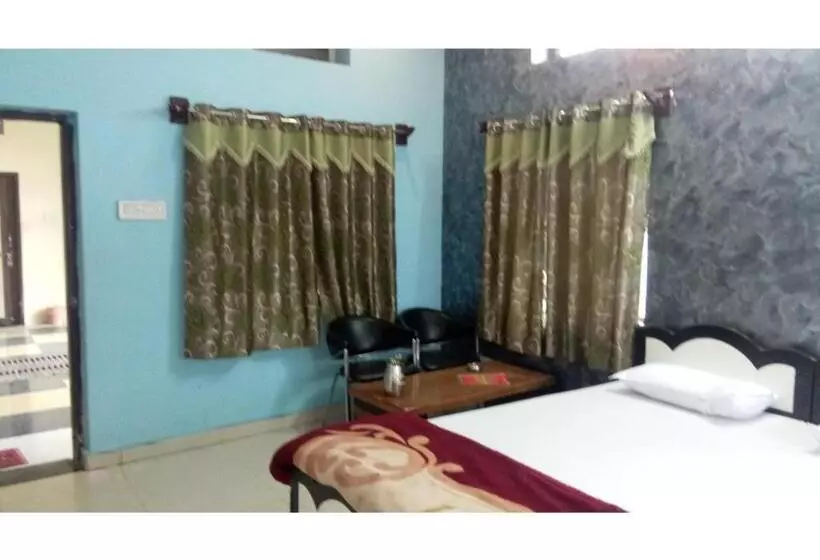ホテル Well Furnished Rooms In Pushkar