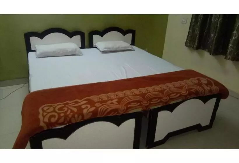 ホテル Well Furnished Rooms In Pushkar