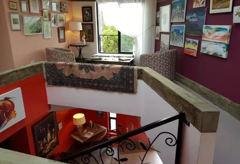 Majatalo Absolute Castillo