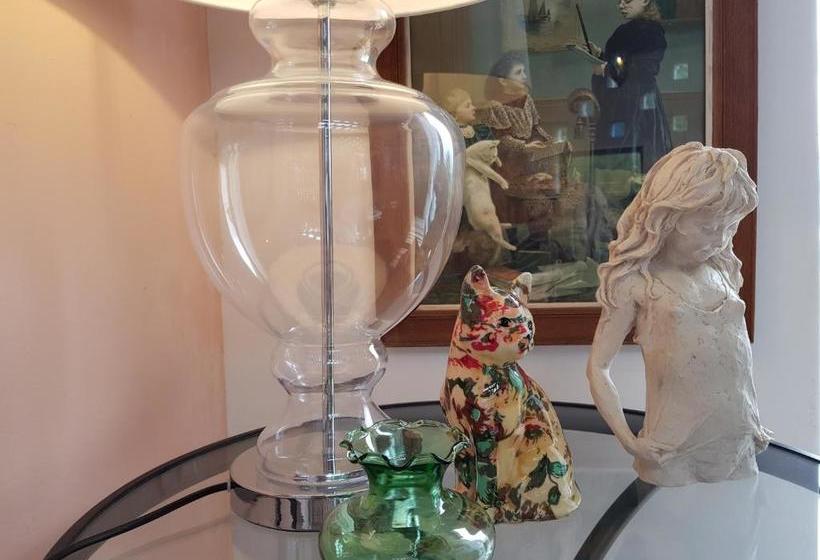 بنسيون Absolute Castillo