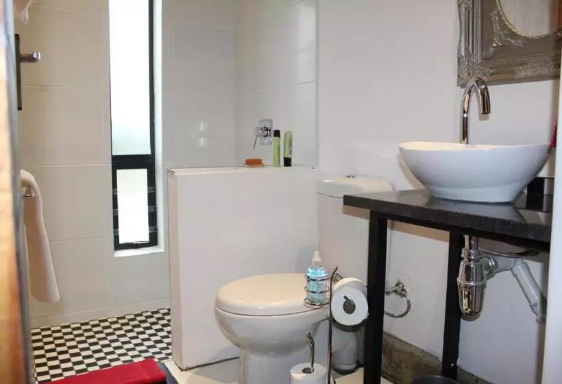 Majatalo Absolute Castillo