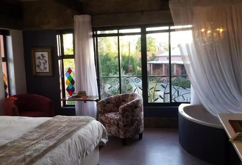 Majatalo Absolute Castillo