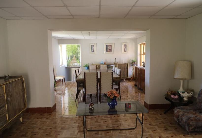 فندق صغير Schatzi Lodge