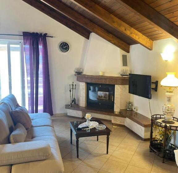 Apartments Athina Orikum