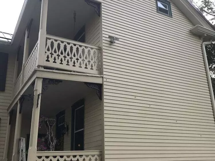 Carriage Stop Bed & Breakfast