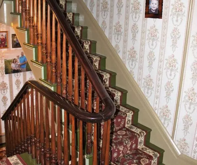 Carriage Stop Bed & Breakfast