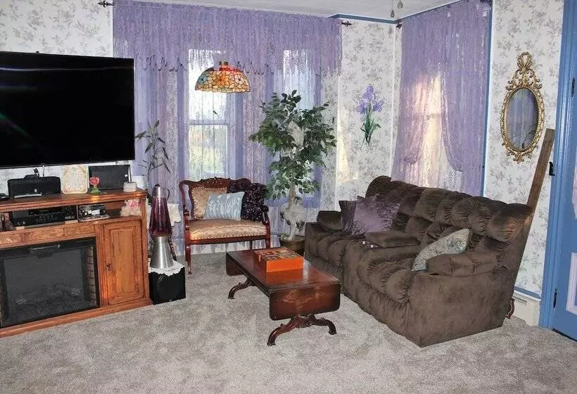 Carriage Stop Bed & Breakfast