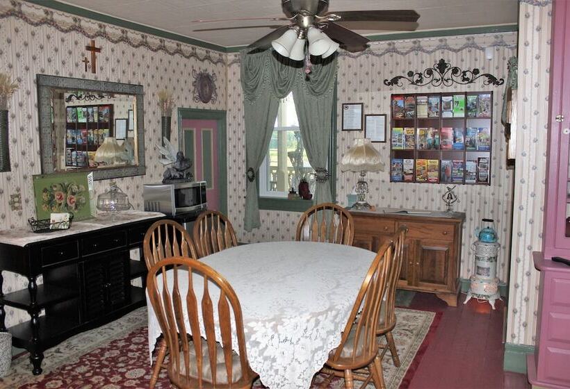 Carriage Stop Bed & Breakfast